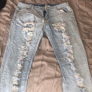 ✨Light Blue Distressed Skinny Jeans✨